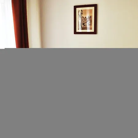 Ξενοδοχείο με διαμερίσματα Maly