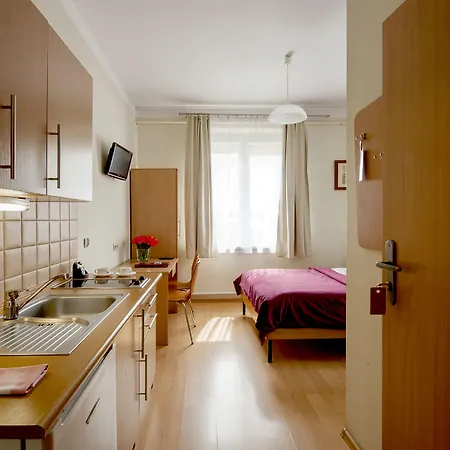 Ξενοδοχείο με διαμερίσματα Maly