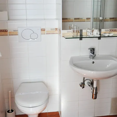 Ξενοδοχείο με διαμερίσματα Maly