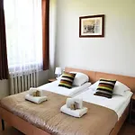 Maly شقة فندقية 3*